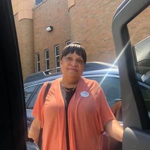 Meet your Posher, Cynthia